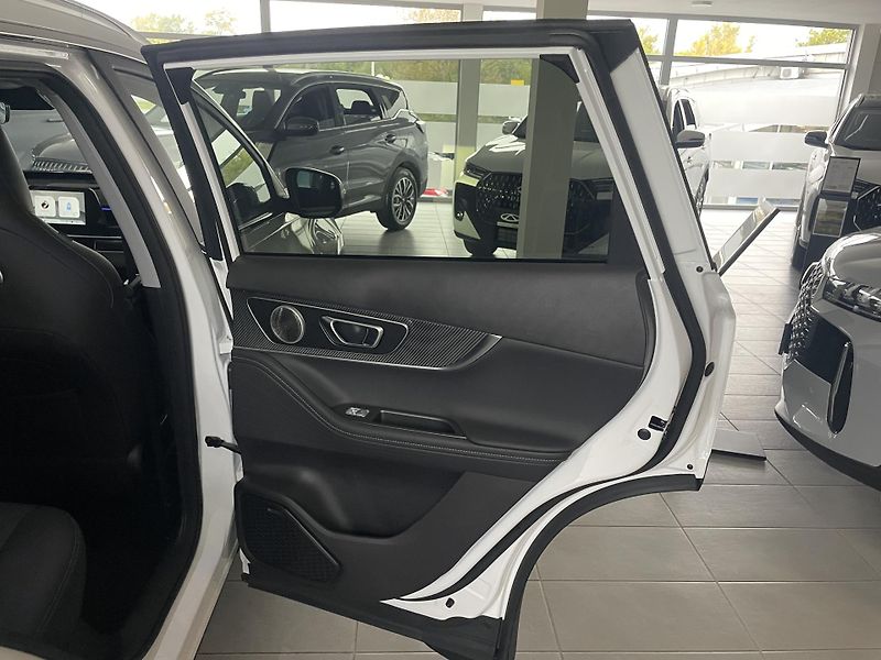 Chery Tiggo 7 PHEV (2026) 1,5T Unique FWD - fotka 14 z 49