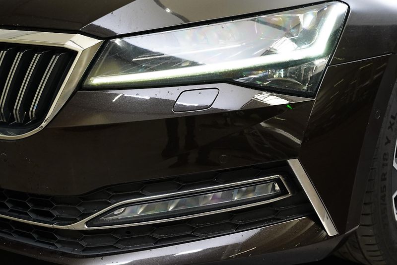 Škoda Superb - fotka 9 z 35