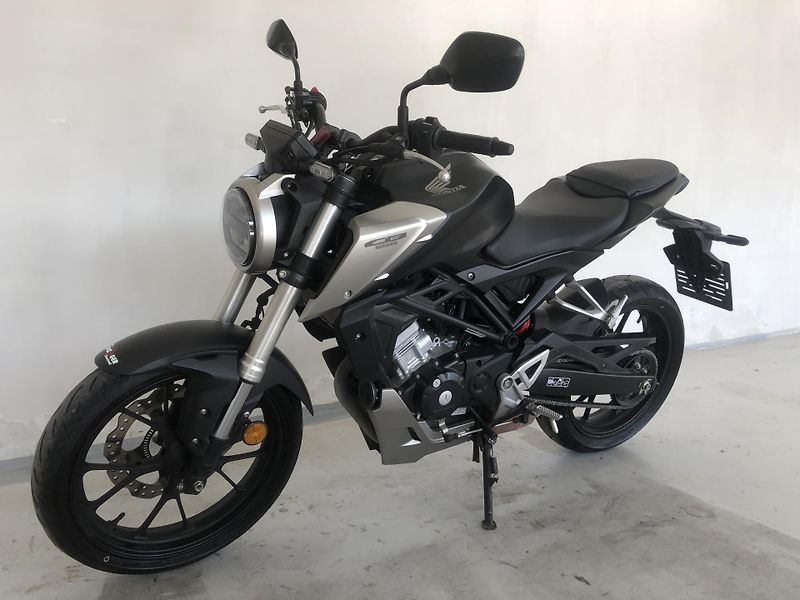 Honda CB 125 R Neo Sports Café ABS - fotka 5 z 17