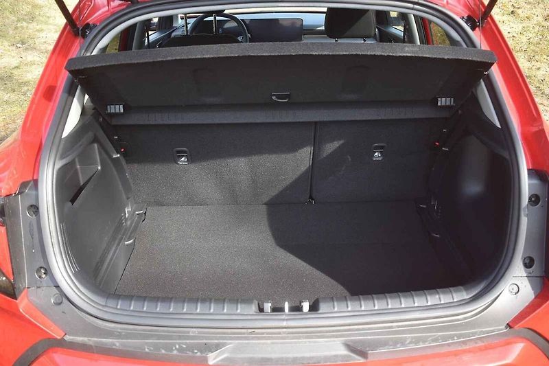 Kia Stonic je dostupné a dobře jezdící malé rodinné auto.