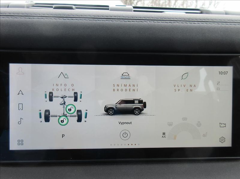 Land Rover Defender 2,0 D200 110,1.Maj, ČR, DPH - fotka 32 z 44