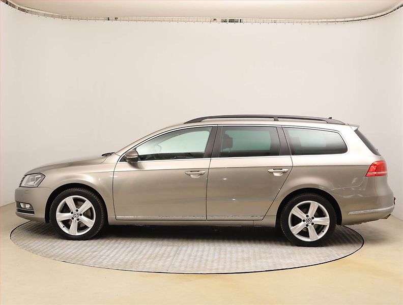Volkswagen Passat (2012) 2.0 TDI, 4X4, Automat - fotka 3 z 23