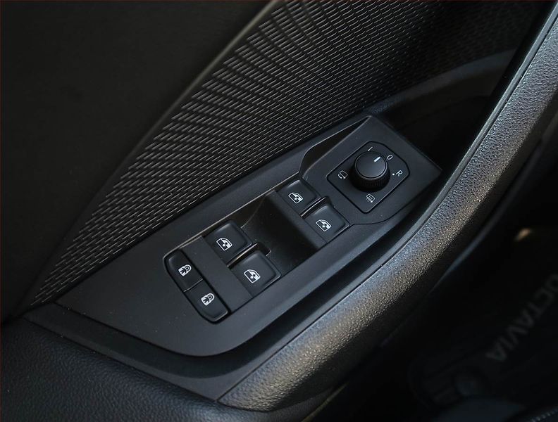 Škoda Octavia (2021) Style 2.0 TDI, Serv.kniha - fotka 19 z 21
