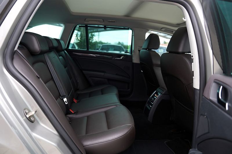 Škoda Superb 2.0 TDI 125 kW L&K/ČR/DPH - fotka 33 z 44