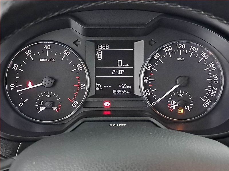 Škoda Octavia (2015) 1.2 TSI, Tempomat - fotka 11 z 16