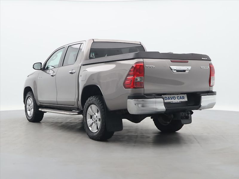 Toyota Hilux 2,4 D-4D 110kW Automat Tažné - fotka 5 z 28