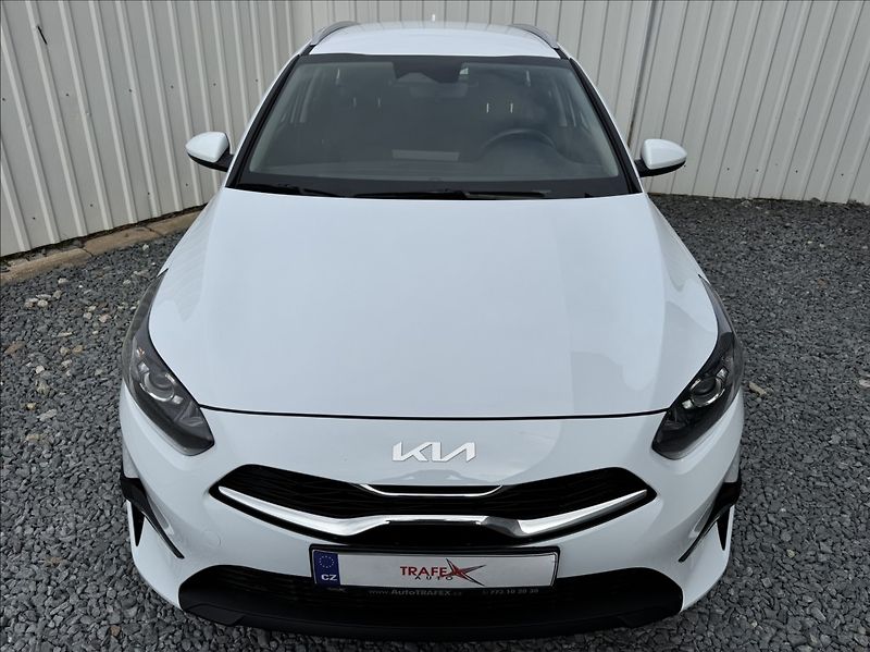 Kia Ceed 1,5 T-GDi Spin DPH 1.maj ČR - fotka 6 z 50