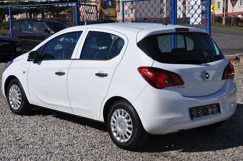 Opel Corsa 1.2i 51kW - fotka 4 z 12