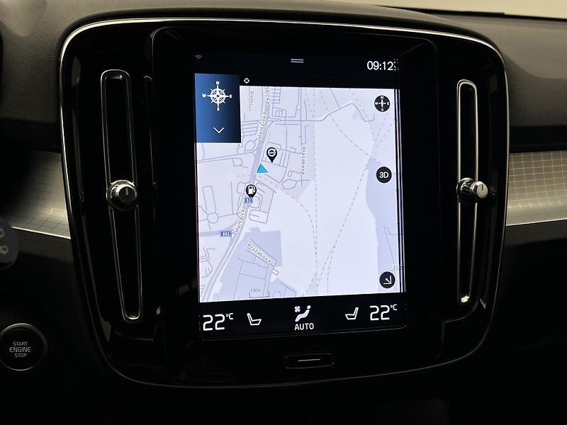 Volvo XC40 D3 MOMENTUM PRO MAN - fotka 26 z 34