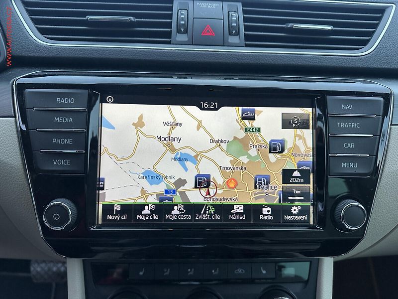 Škoda Superb (2015) 1.8TSI, 2.maj,ČR, Style, DSG - fotka 16 z 24