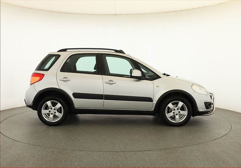 Suzuki SX4 (2011) 1.6 VVT, 4X4, Vyhř. sedaček - fotka 6 z 14