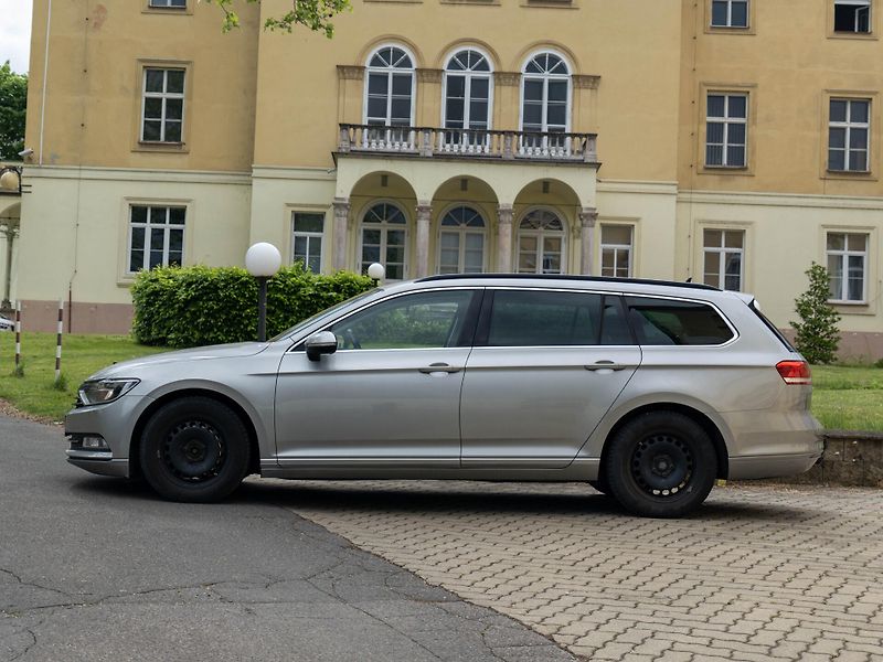 Volkswagen Passat 2.0 TDI 110 kW DCC BLIS ACC Ta - fotka 4 z 34