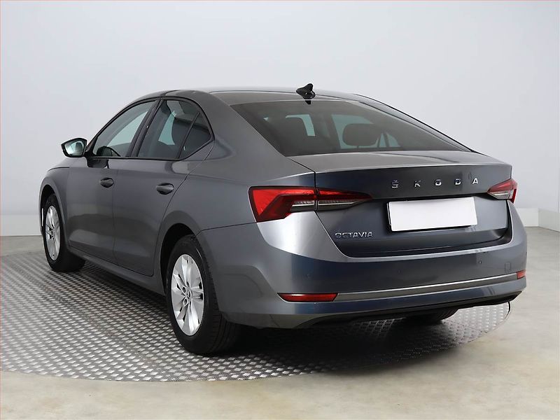 Škoda Octavia (2023) Ambition 1.5 TSI, Tempomat - fotka 4 z 18