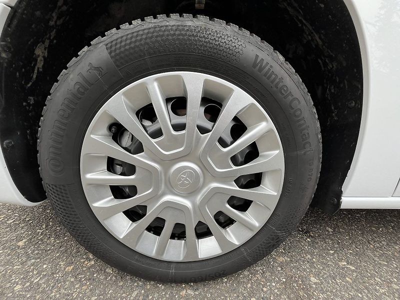 Toyota ProAce City Verso 1.5 D 100 MT Business - fotka 27 z 27