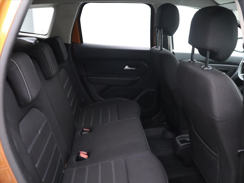 Dacia Duster 1,0 TCe 74kW CZ Prestige DPH - fotka 12 z 27