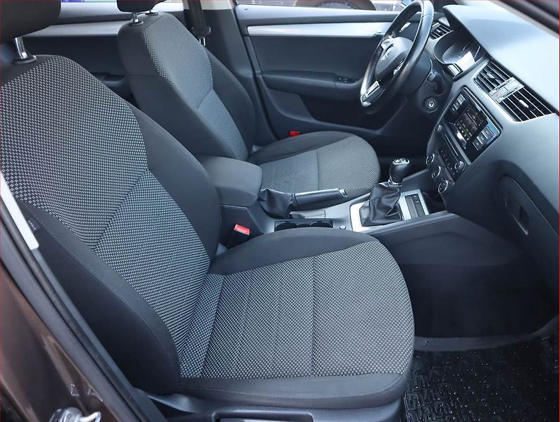Škoda Octavia (2016) Ambition 1.6 TDI, Serv.kniha - fotka 9 z 19