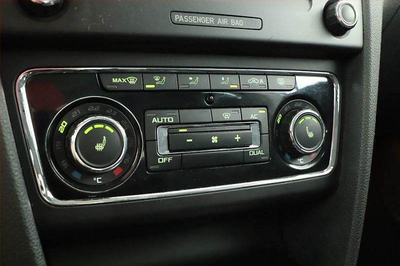 Škoda Superb (2012) 1.8 TSI, Automat, Serv.kniha - fotka 12 z 14