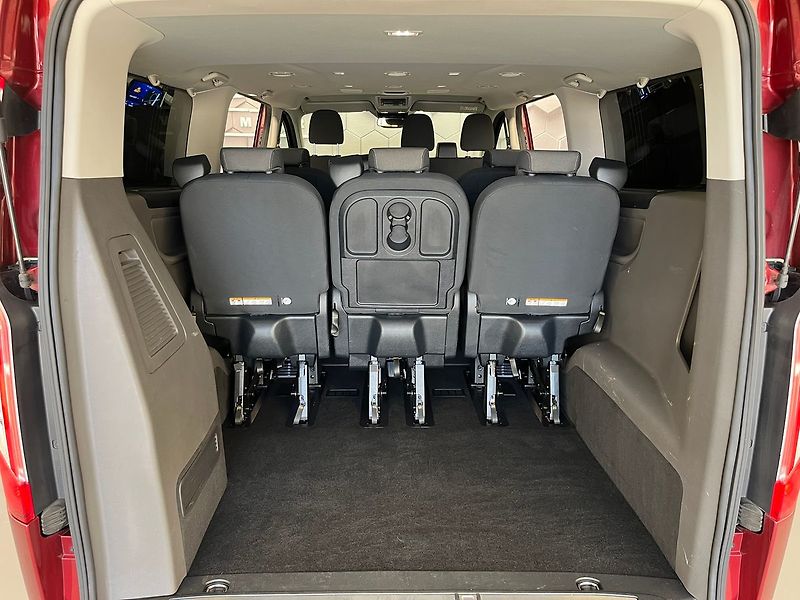 Ford Tourneo Custom 320 L2H1 Titanium 136 kW aut. - fotka 36 z 64