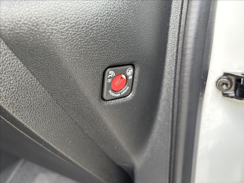 Peugeot Rifter 1,5 Bluehdi 75kW Allure - fotka 20 z 39