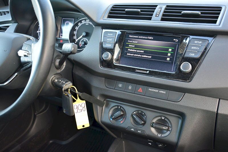 Škoda Fabia (2022) 1.0 TSI 70 kW Ambition PLUS - fotka 24 z 24