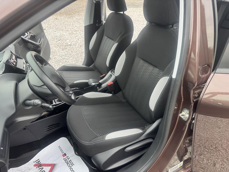 Peugeot 2008 (2013) 1,2(60KW), ČR - fotka 15 z 29