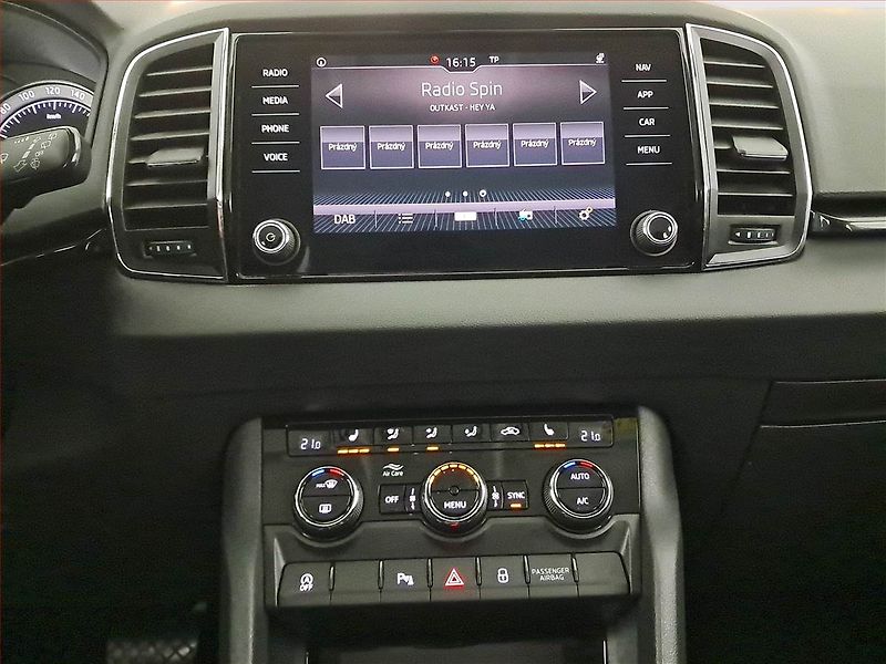 Škoda Karoq (2019) Style 1.5 TSI - fotka 12 z 25