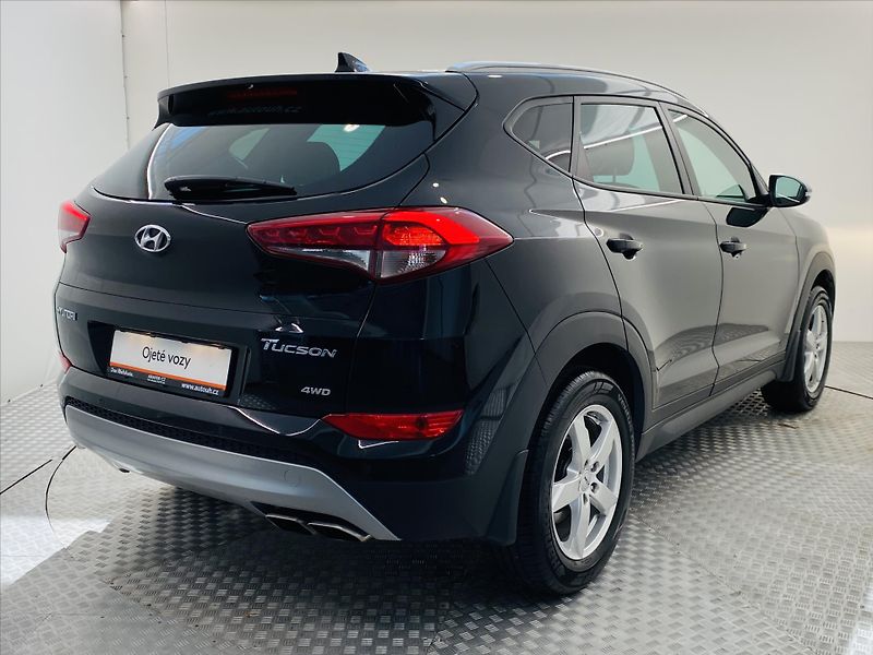 Hyundai Tucson 1,6 T-GDi 130kW 4x4 - fotka 2 z 24