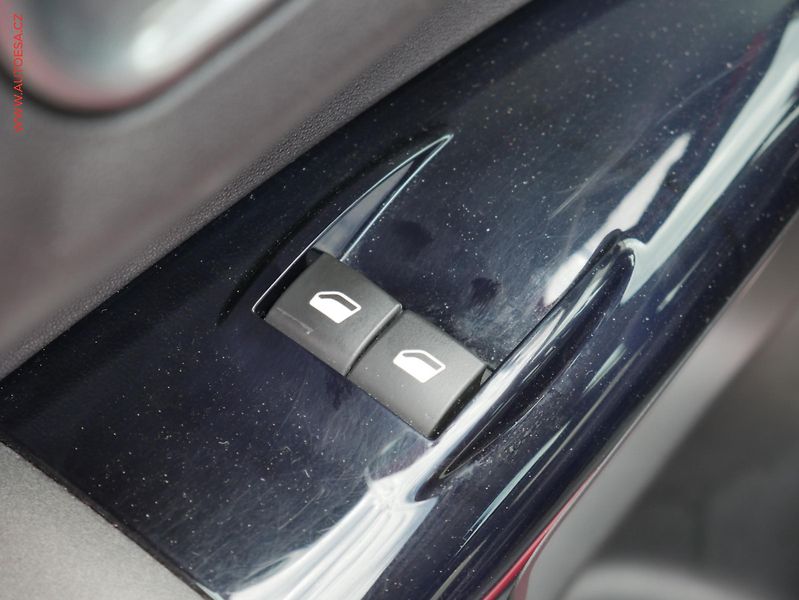 Citroën C4 Cactus (2018) 1.2 PT, ČR, servis.kniha, AC - fotka 17 z 19