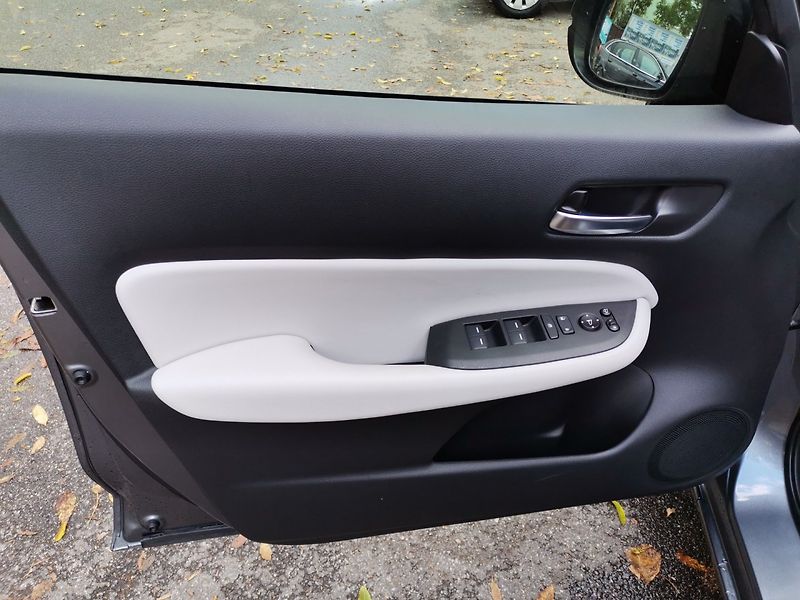 Honda Jazz (2021) 1.5e HEV 72kw  Automat NAVI - fotka 21 z 28