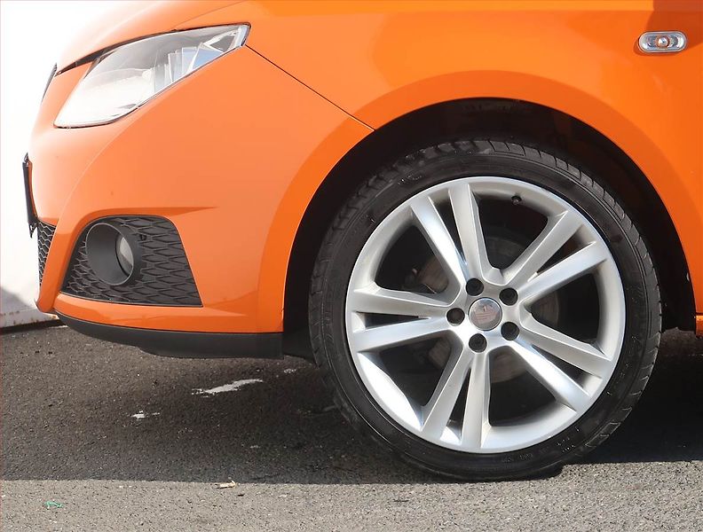 Seat Ibiza (2010) 1.6 i 16v, ČR,1.maj - fotka 14 z 17