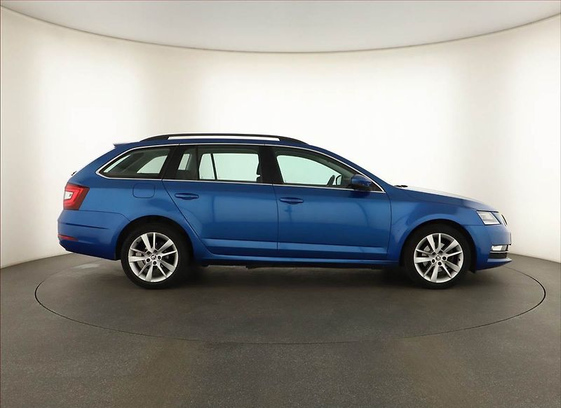 Škoda Octavia (2018) 1.4 TSI, Automat, Serv.kniha - fotka 6 z 14