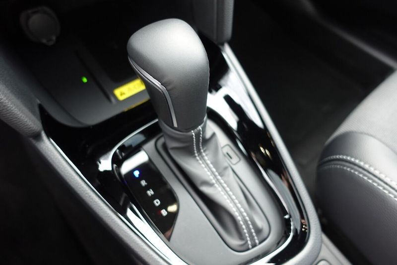Toyota Yaris Cross 1,5 HEV Executive Tech VIP - fotka 21 z 36
