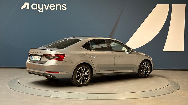 Škoda Superb 2.0 TDI 110kW SportLine - fotka 2 z 15