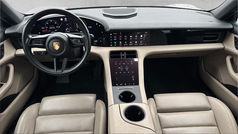 Porsche Taycan Sport Turismo - fotka 18 z 29