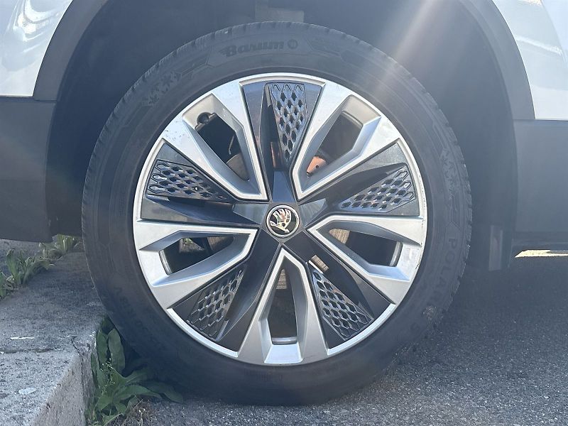 Škoda Karoq (2023) 1.5 TSI DSG Style + - fotka 30 z 33