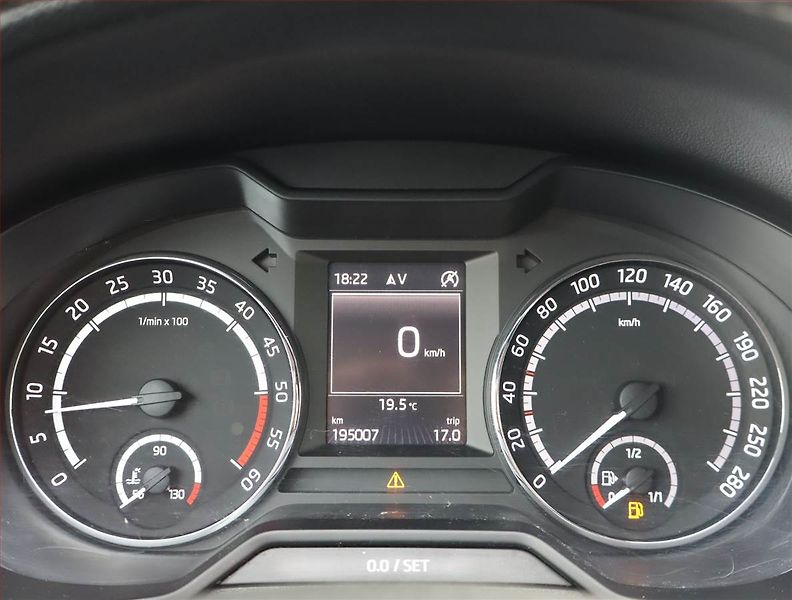 Škoda Octavia (2015) RS 2.0 TDI, Automat, Kůže - fotka 11 z 19