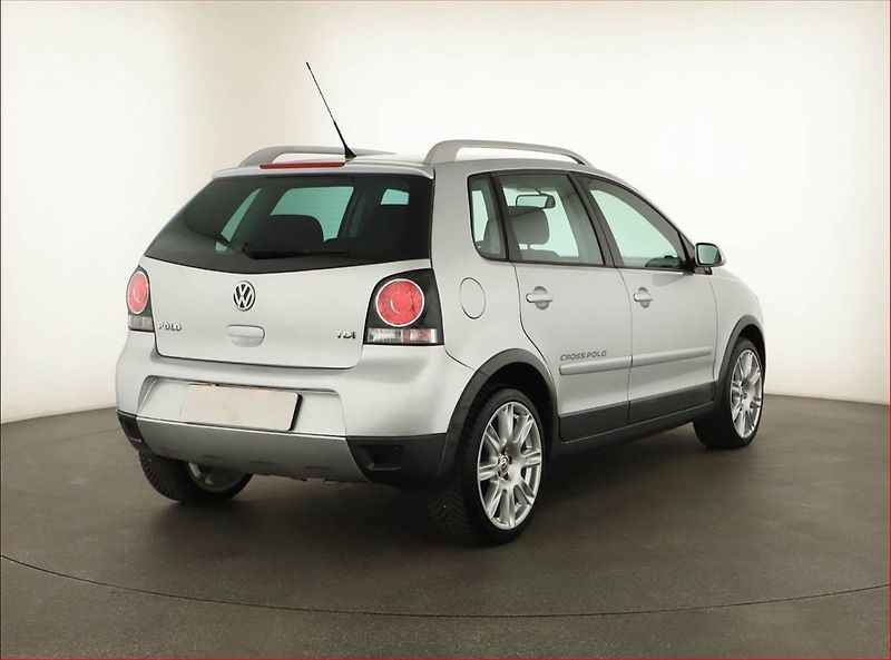 Volkswagen Polo (2008) Cross 1.4 TDI - fotka 5 z 12