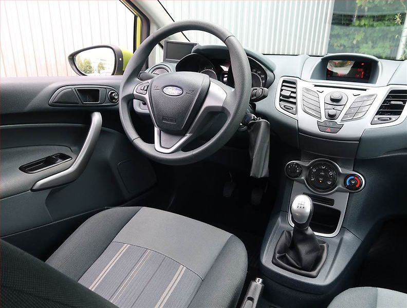 Ford Fiesta (2010) 1.25, Park. senzory - fotka 7 z 17