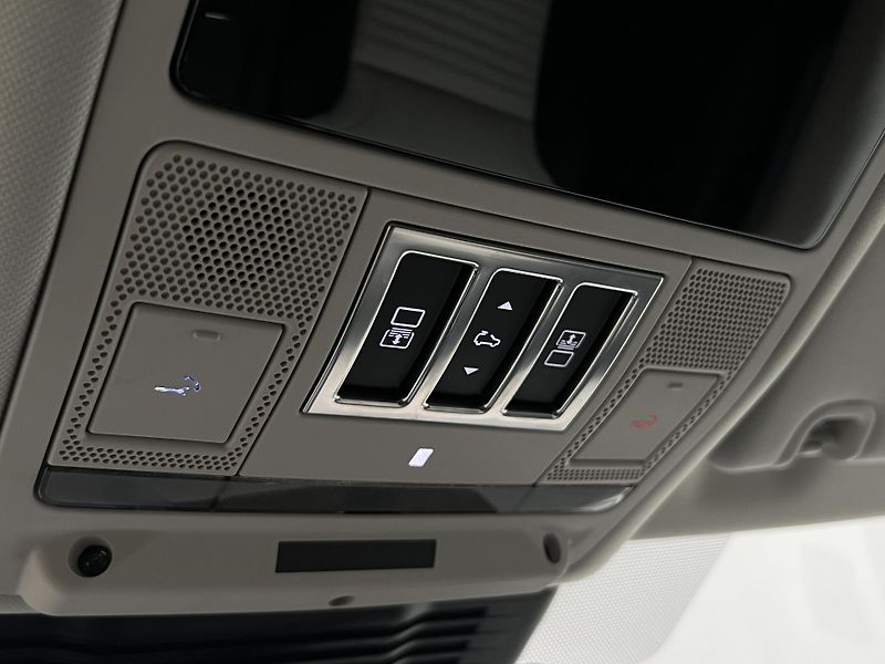Land Rover Discovery D350 DYNAMIC SE AUT - fotka 55 z 56