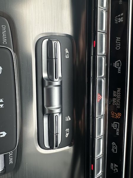 Mercedes-Benz Třídy V (2024) 300d 174kW 4M AMG LONG NT K360 - fotka 41 z 58