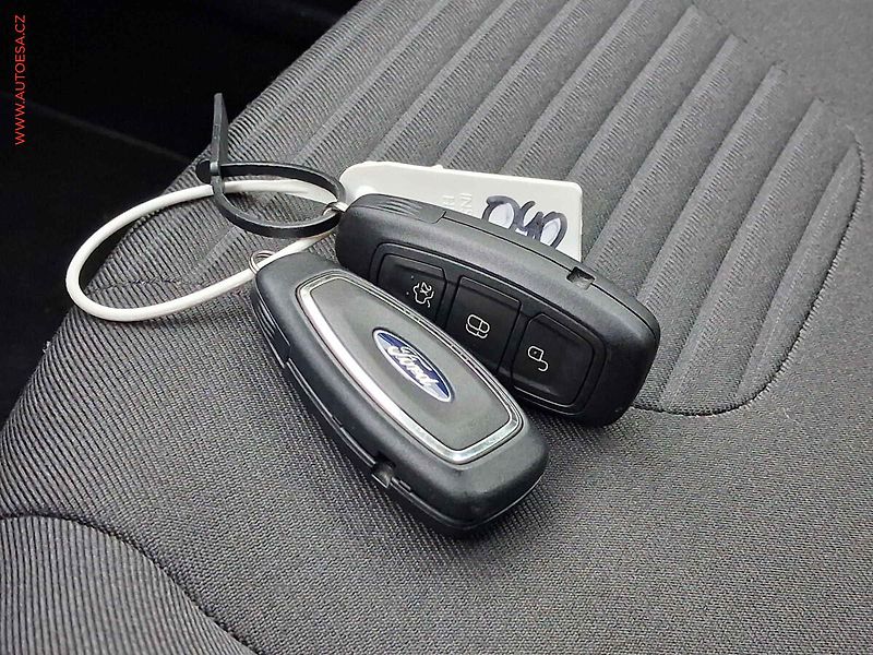 Ford Focus (2017) 1.5.EB, 1.maj,ČR, Titanium - fotka 18 z 18