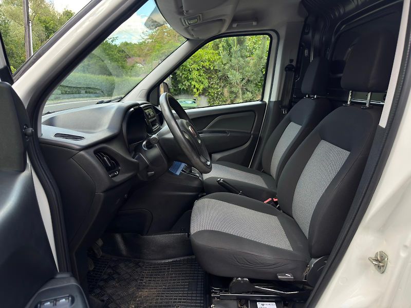 Fiat Dobló cargo 1.3 ČR 1.MAJ, DPH NEHAVAROVÁNO - fotka 11 z 25