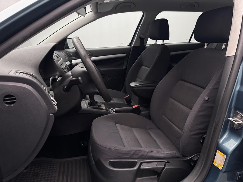 Škoda Octavia 1.9 TDI COMBI CZ 1.maj - fotka 4 z 28