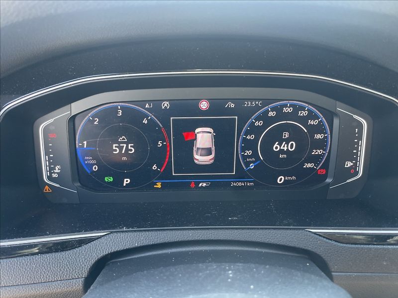 Volkswagen Arteon 2,0 BiTDi 176kw R-Line 4x4 DPH - fotka 17 z 39