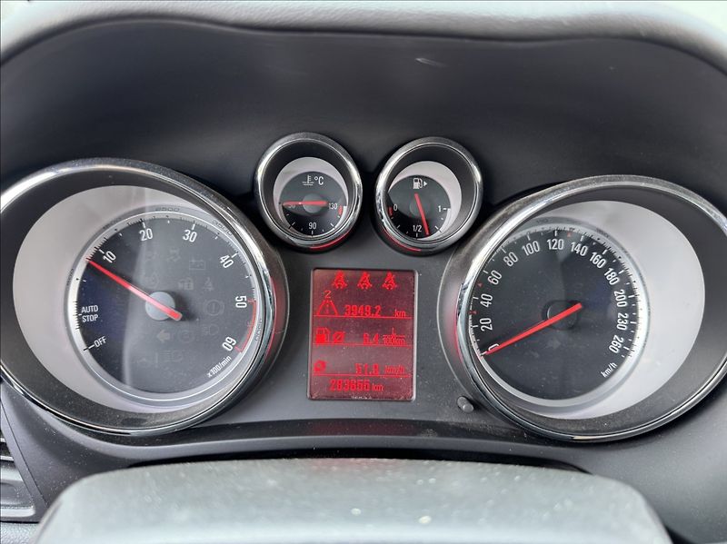 Opel Zafira 1,6 CDTi 100kW TOURER tažné - fotka 31 z 50