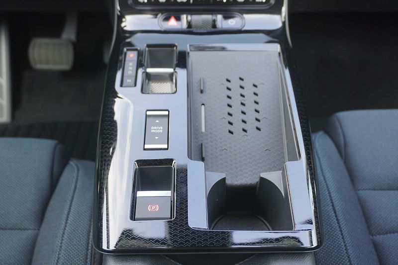 Citroën C5 Aircross (2026) PLUS Hybrid 145k AT, P Zima - fotka 8 z 13