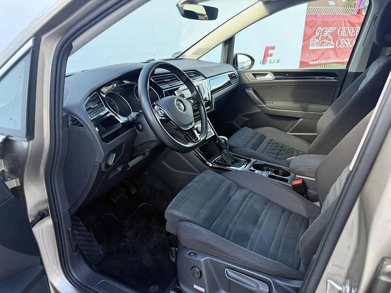 Volkswagen Touran (2017) 1.4 TSI 7 míst, ser.knížka - fotka 19 z 38