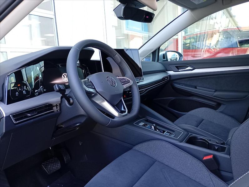 Volkswagen Golf Variant (2026) 1,5 eTSI 7DSG mHEV  People - fotka 13 z 18