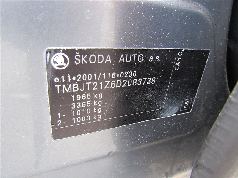 Škoda Octavia 1,6 TDi 77kW Combi - fotka 23 z 25