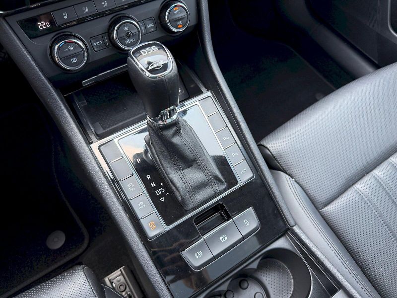 Škoda Superb (2016) 2.0 TSI 206kW L&K DSG 4x4 - fotka 28 z 35